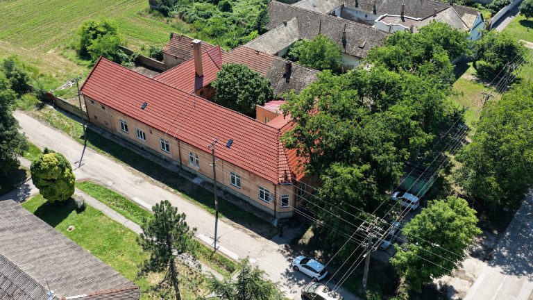 UNAPREĐENjE USLOVA RADA I LEČENjA U SEOSKIM AMBULANTAMA