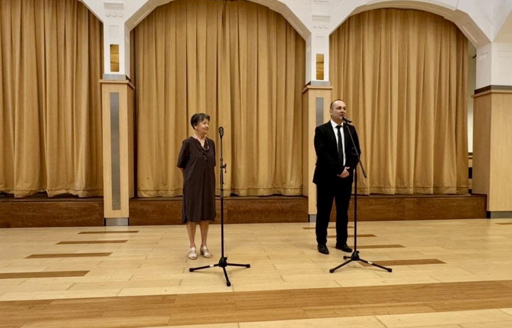 U KULTURNOM CENTRU „BAČKA“ OTVORENA IZLOŽBA POVODOM 60 GODINA BRATIMLjENjA SOMBORA I BAJE