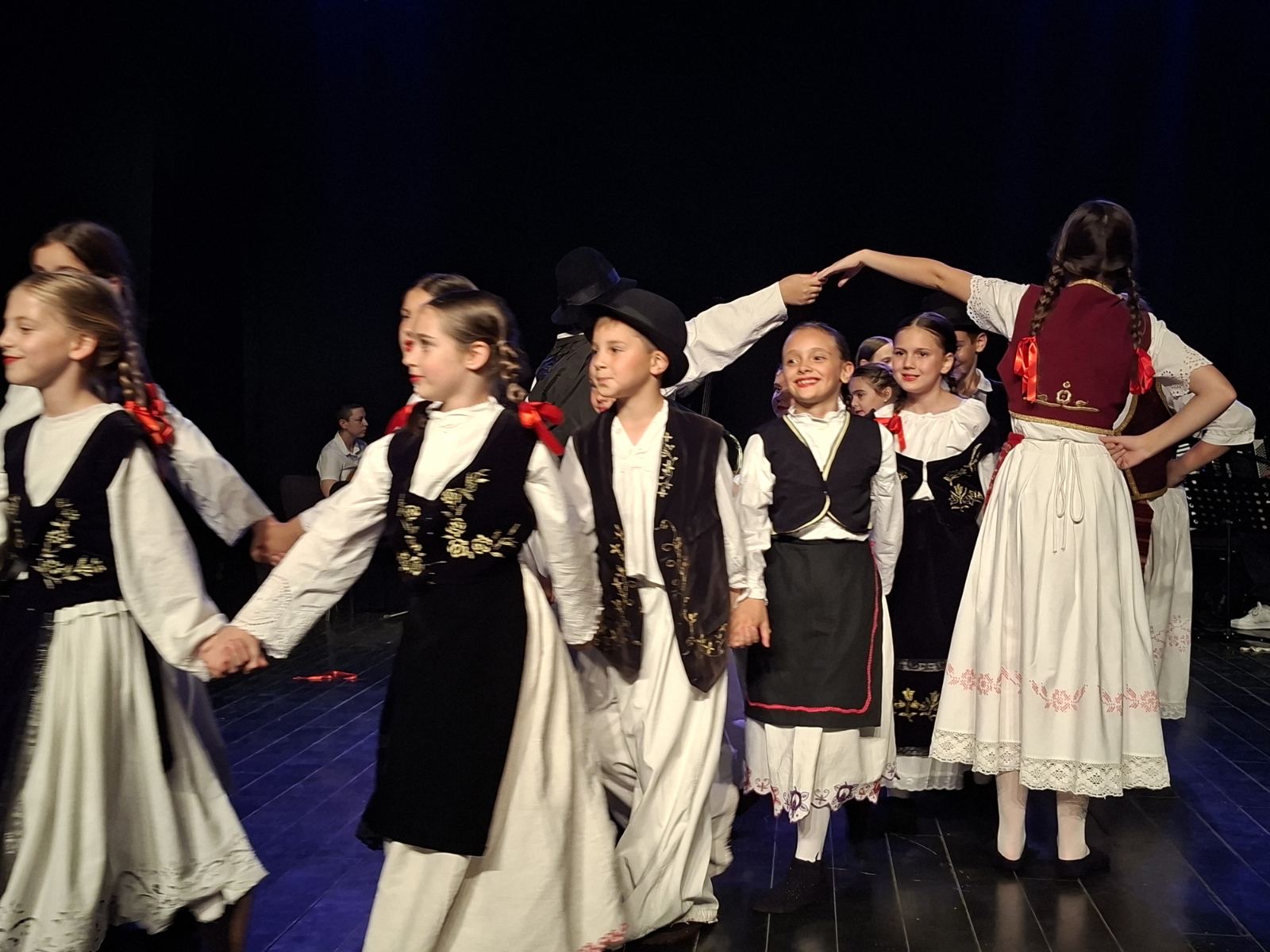 GODIŠNjI KONCERT GKUD „RAVANGRAD“ ODUŠEVIO PUBLIKU
