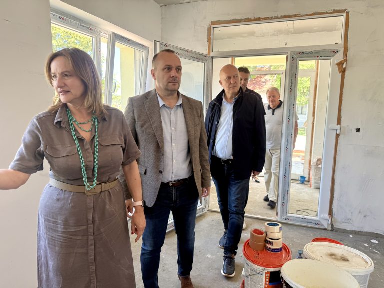 UNAPREĐENjE USLOVA RADA I LEČENjA U SEOSKIM AMBULANTAMA