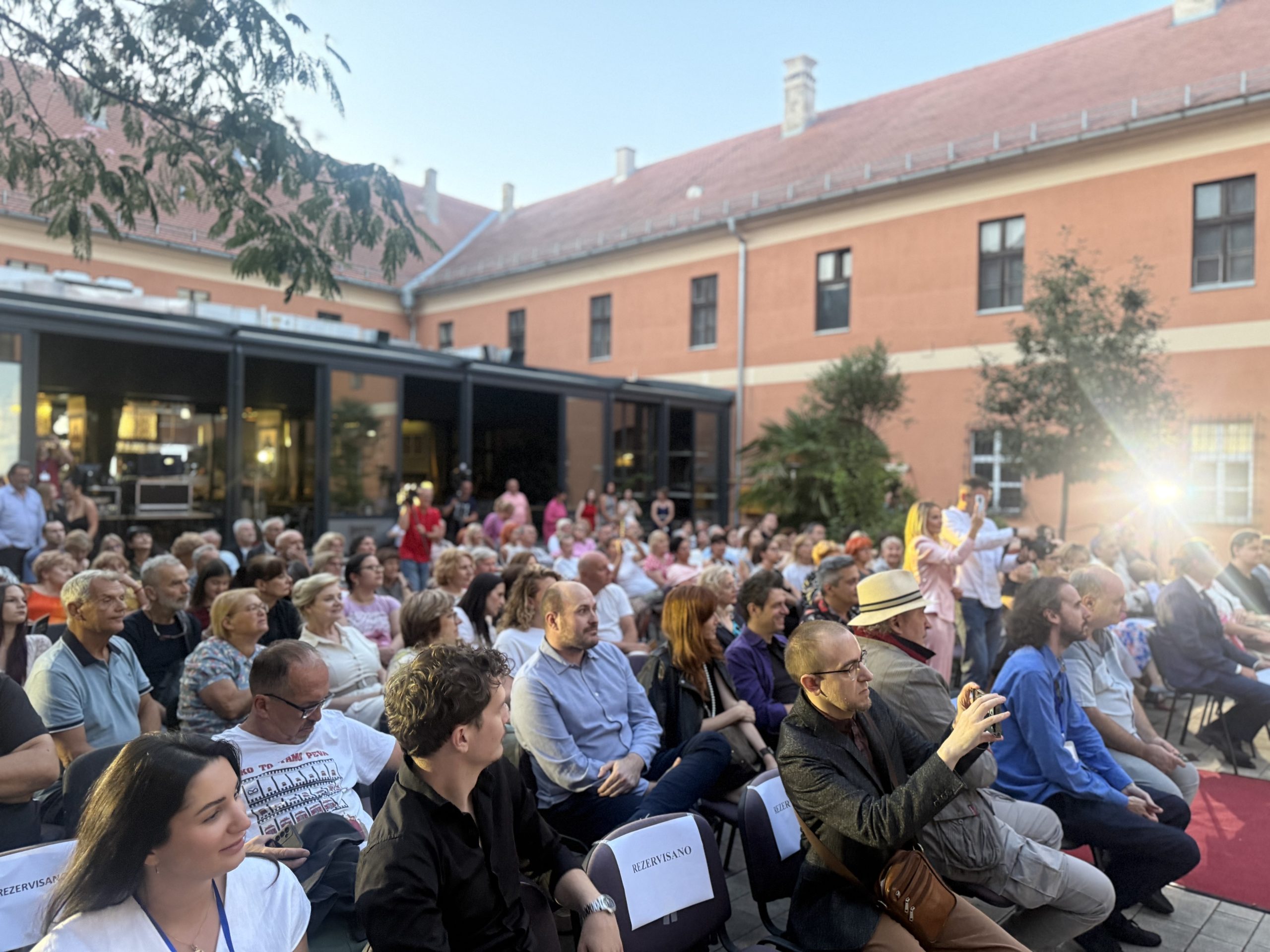 OTVOREN 8. SOMBORSKI FILMSKI FESTIVAL